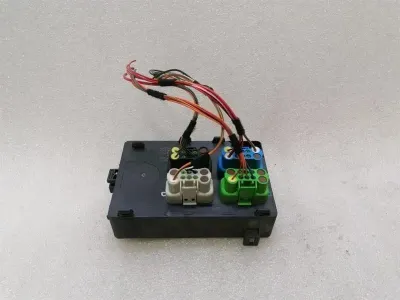 Aston Martin Rapid AMR säkringsdosa AD43-14A073-AC säkringsdosa 22-vägs