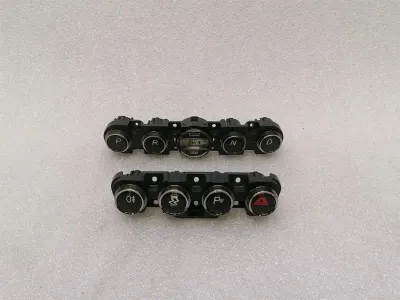 Zestaw przełączników konsoli środkowej Aston Martin Rapide AMR CD33-15A860-CC