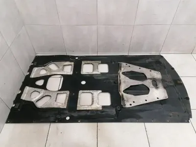 ASTON MARTIN RAPIDE AMR Подложка DD43-5E209-BB UNDERTRAY Подплата