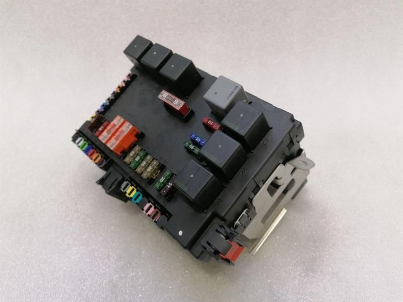 Mercedes S-class W221 Fuse Box A2215455732 Fuse Box SAM