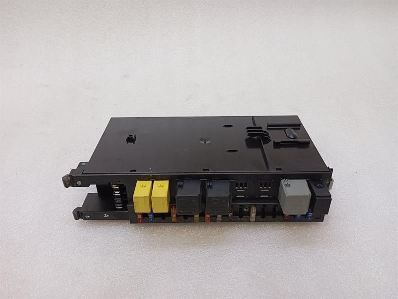 Maybach 62 V240 Fuse Box A2405450401 Fuse Box SAM