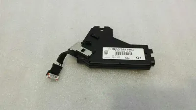 Mercedes SL R230 Левый антенный усилитель A2308207189 Усиление антенны левое