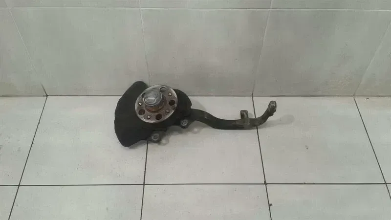 Mercedes S W221 Left Front Hub A2213324501 Wheel Bearing Housing Front Left