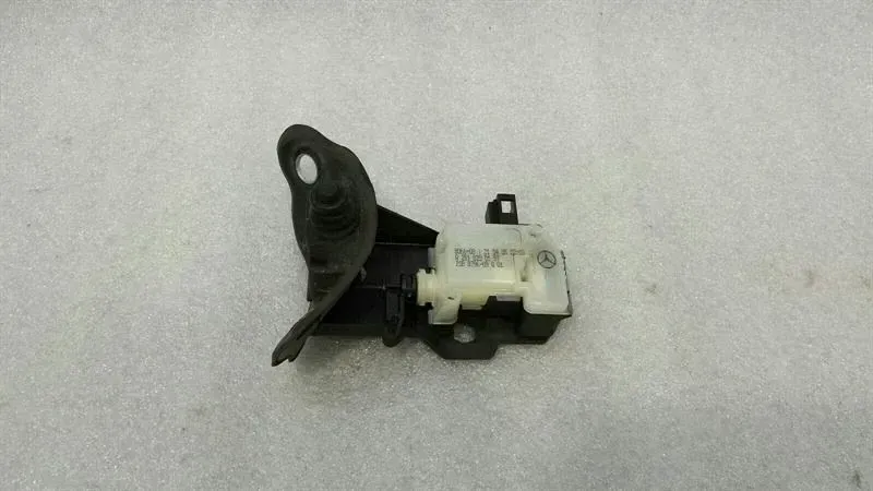 Mercedes W219 CLS55 AMG fuel cap actuator A2518200197 fuel flap servomotor