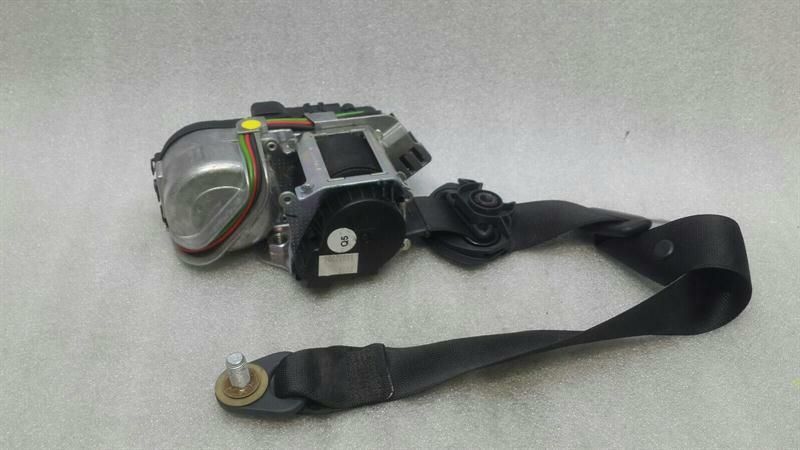 Mercedes S W221 front seatbelt A2218603185 seat belt front left