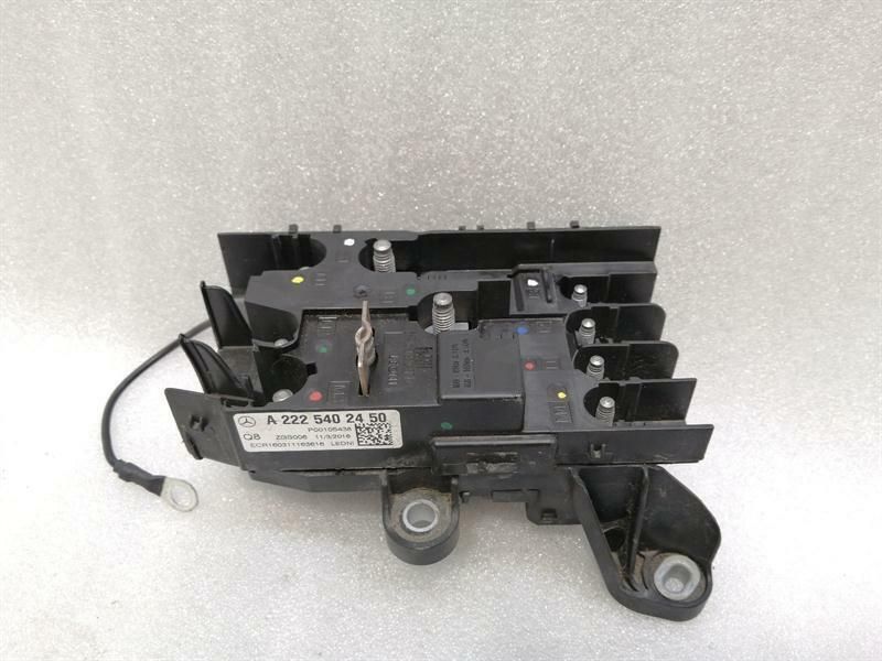 Mercedes S-Class W222 Fuse Box A2225402450 Fuse Box