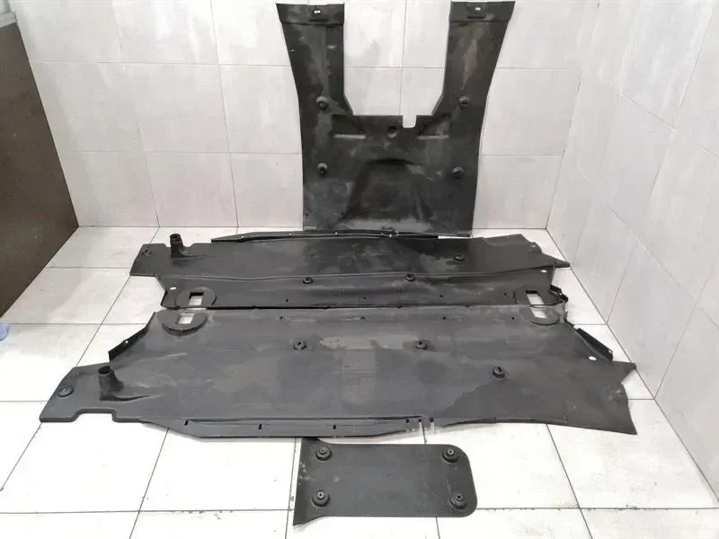 Ferrari 550 Maranello F133 Undertray 64678900 Underbody Trim