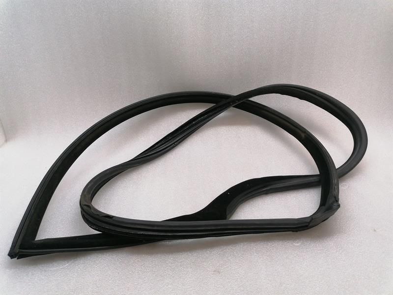 Ferrari 550 Maranello F133 Door Seal RH 64740000 Door Seals