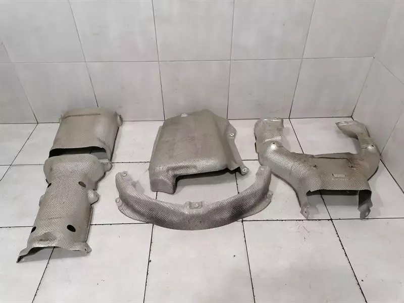 MAYBACH 57 W240 A2406820771 EXHAUST HEAT SHIELD FLUE GAS HEAT PLATE