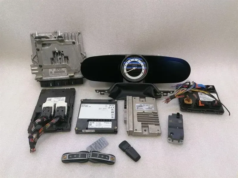 Porsche 911 992 GT3 Engine ECU SET 992906033 Engine Control Unit SET