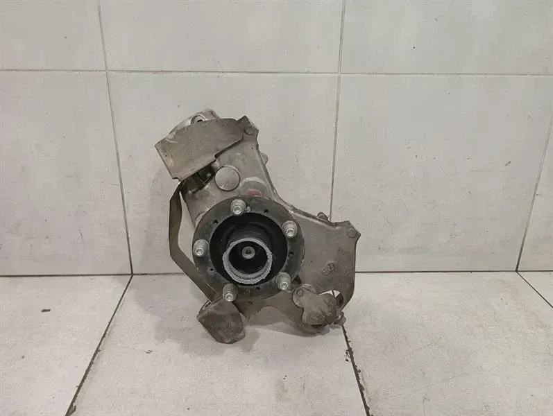 Porsche Cayman 718 GT4RS Left Front Hub 99134165781 Wheel Bearing Housing Front Left