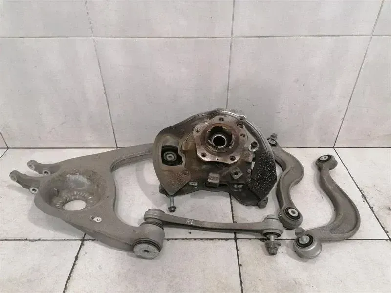 Bentley Continental GT 3SD Left Rear Hub 971505435F Wheel Bearing Housing Rear Li