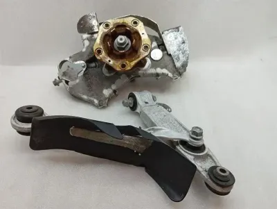 Porsche Cayman 718 GT4 Lewa przednia piasta 99134165781 Obudowa łożyska koła przód lewa