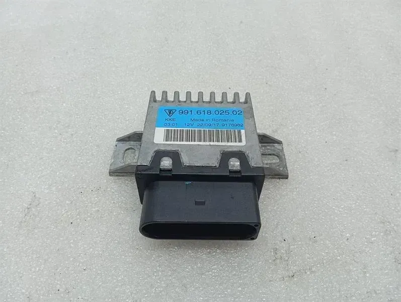 Porsche 911 991 electronic module 99161802502 control unit fuel pump