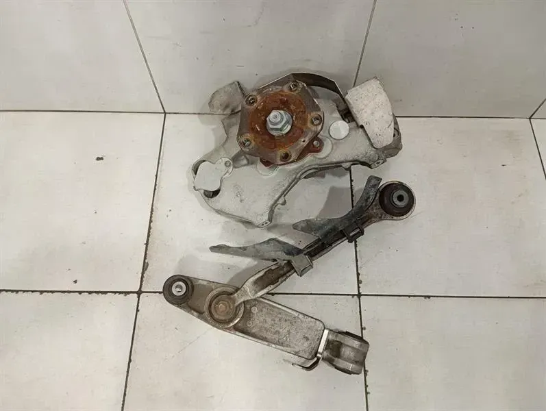 Porsche Boxster Spyder 718 Left Front Hub 99134165781 Wheel Bearing Housing Front Li