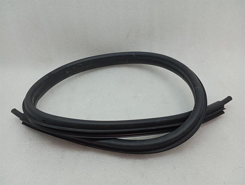 Porsche Boxster Spyder 718 Door Seal 98153707505 Door Seals