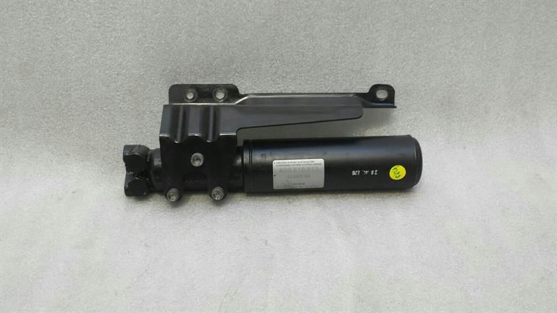 Audi RS6 4G left pneumatic valve 4G0616813 central valve chassis left