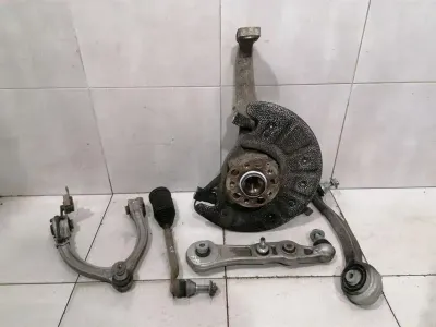 Mercedes C63 AMG RWD W205 Right Front Hub A2053325400 Wheel Bearing Housing Front RE