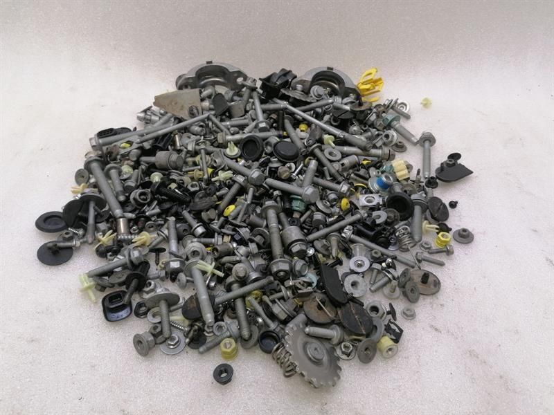 PORSCHE CAYMAN 718 GT4 SCREWS BOLTS BOLTS FROM ONE CAR