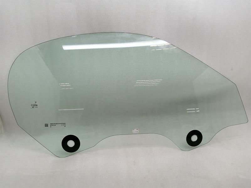 Porsche Boxster Spyder 718 right front door glass 98154251202 door glass right