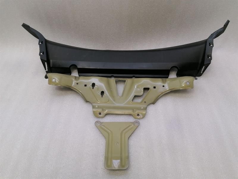 Porsche Boxster Spyder 718 Lock Holder Bracket 9P1806623 Front Holder Bracket