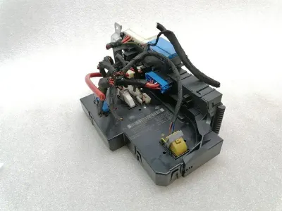 Mercedes GT C190 GTS S COUPE Fuse Box A1909063700 Fuse Box SAM