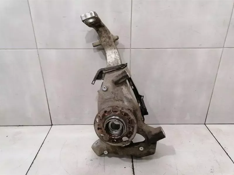 Mercedes E63 AMG W213 Left Front Hub A2133305704 Wheel Bearing Housing Front Left