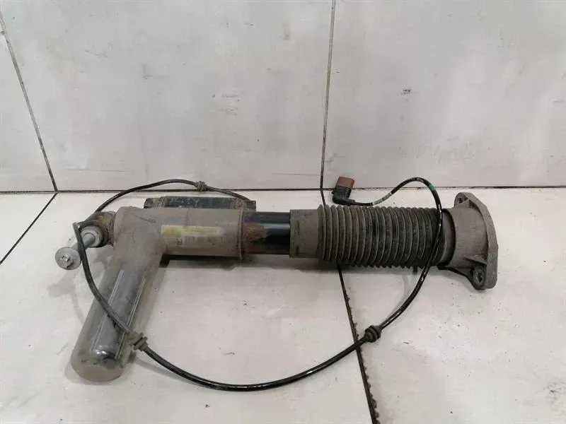 Mercedes E63 Wagon W213 Shock Absorber Rear A2133200402 Rear Shock Absorber