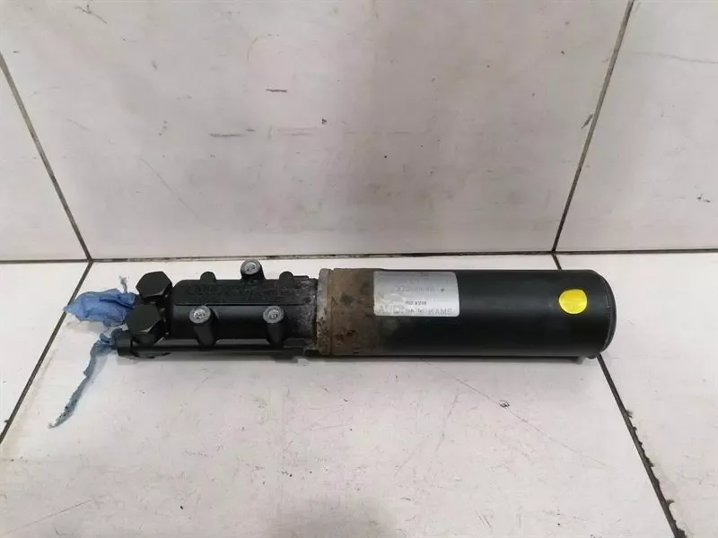 Audi RS7 A7 4G8 Chassis Valve 4G0616813A DRC Suspension Valve