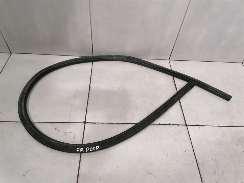 Bentley Continental GT V8S FRH Door Seal 3W8867337D Door Seals Front Right