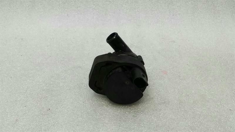 Mercedes C Class W205 Additional Cooling Pump A2118350367 Coolant Pump Pump