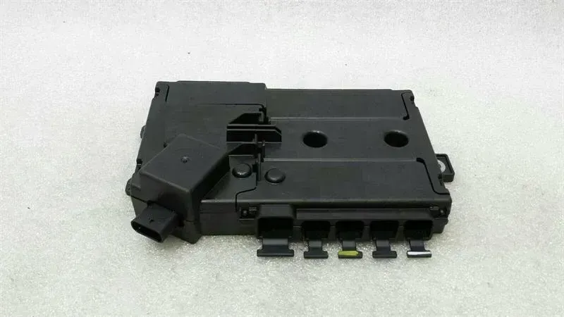 Mercedes C Class W205 Fuse Box A2055402850 Fuse Box C63 AMG