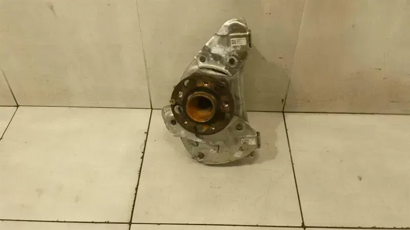 Mercedes GT C190 GTR AMG Left Front Hub A1903308901 Wheel Bearing Housing Front Left