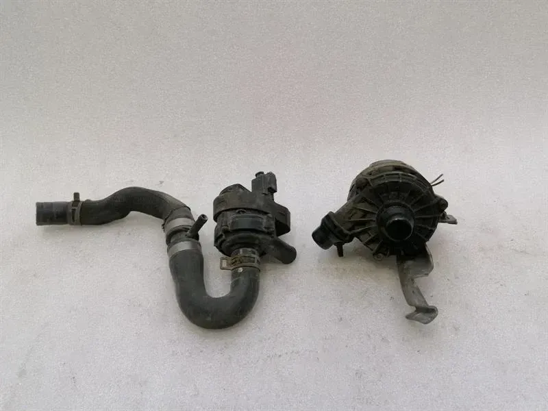 Mercedes C Class W205 Additional Cooling Pump A0005002300 Coolant Pump Pump