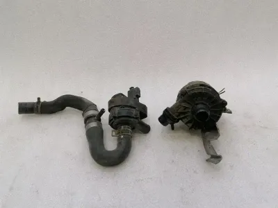 Mercedes C Class W205 Additional Cooling Pump A0005002300 Coolant Pump Pump