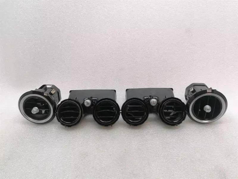 Mercedes GT C190 COUPE Air Vent Set A1908304400 Vent Nozzle Vent Grille Set