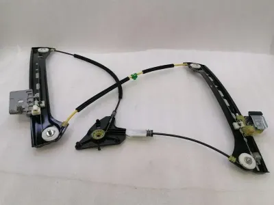 MERCEDES C Class W205 Правая передняя дверь, стеклоподъемник A2057200446, задний