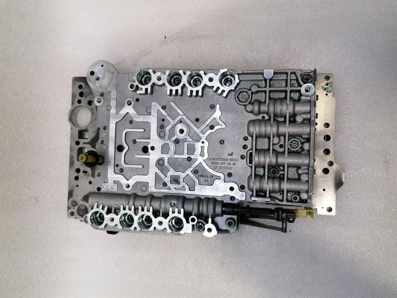 Mercedes C Class W205 Gearbox A2302708000 Transmission HYDRAULIC PLATE HYDRAULIC