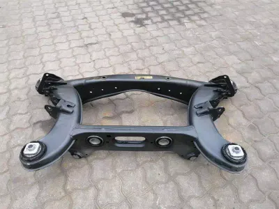 Sous-châssis arrière Mercedes C63 AMG W205 A2533501308 Cadre d&#39;essieu Essieu arrière M177