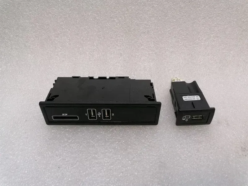 Mercedes GT 4-DOOR X290 Electronic Module A2138200401 Control Unit MULTIMEDIA