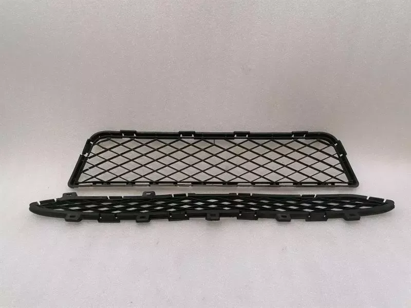 Nissan GT-R R35 Front Bumper Grill Grille 62256JF30A Front Radiator Grille