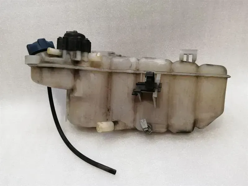 Porsche 911 997 expansion tank 99610605703 expansion tank cooling water