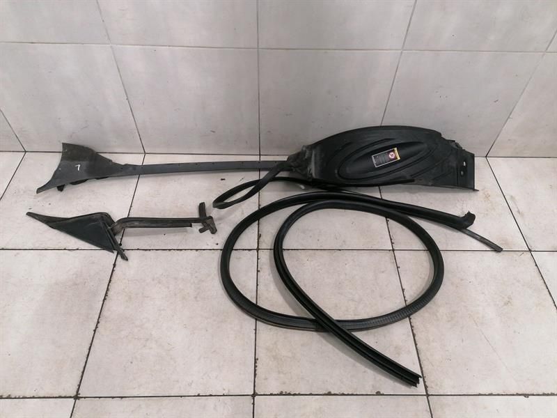 McLaren 570S Spider LEFT WITH SEALS 13A5731CP LEFT