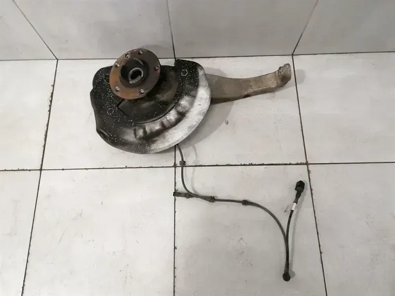 Porsche Cayenne 958 92A Left Front Hub 95834115500 Wheel Bearing Housing Front Left