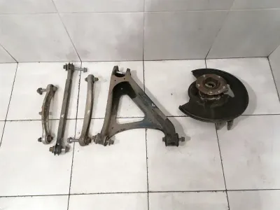 Boîtier de roulement de roue arrière gauche pour Porsche Cayenne 958 92A (95833161101)