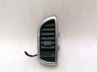 Porsche Cayenne 958 92a labā gaisa ventilācijas atvere 7P5819704D ventilācijas sprausla labā