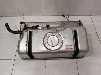 Aston Martin Vantage V8 Bränsletank BG33-9C133-AA Bränsletank