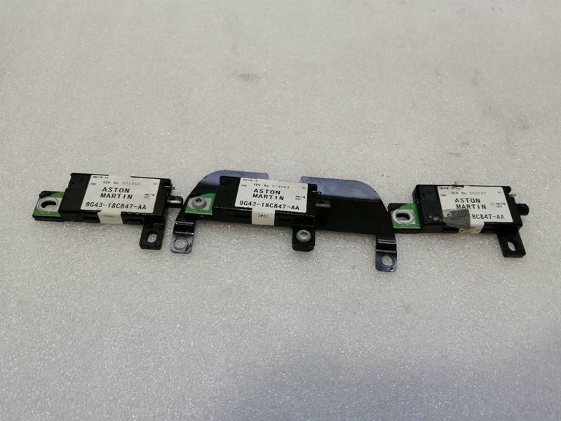 Aston Martin Vantage aerial / antenna set 9G43-18C847-AA antenna set