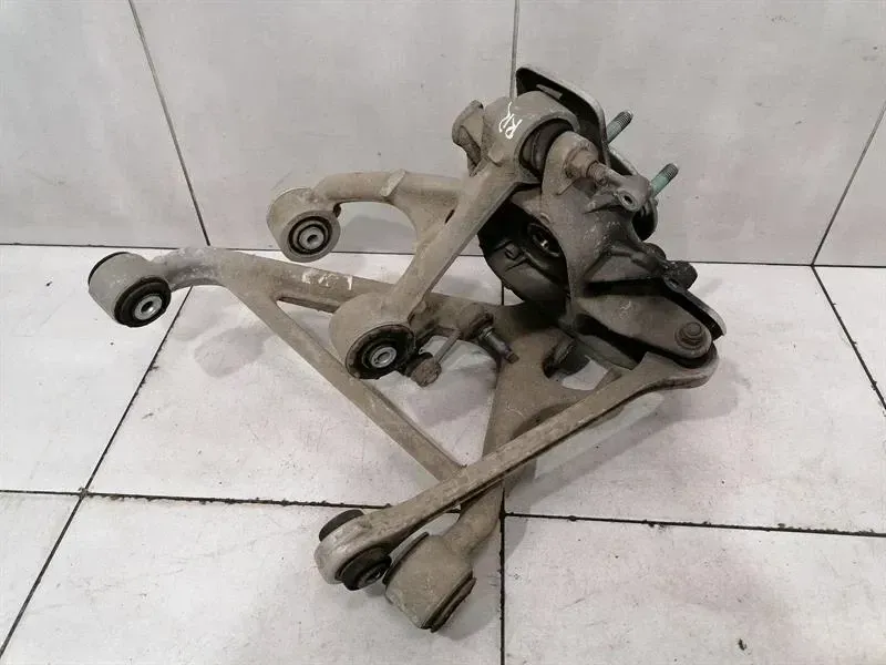 ASTON MARTIN VANTAGE V8 RRH Hub 8D33-5A970-AB Wheel Bearing Case Rear Right