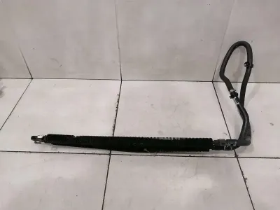 Aston Martin Vantage V8 stūres pastiprinātāja radiators 8D33-3D746-AB servo eļļas dzesētājs